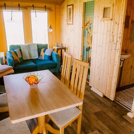 Rosgarron Safari Canvas Lodge Glorious Glamping Magherafelt Exterior photo