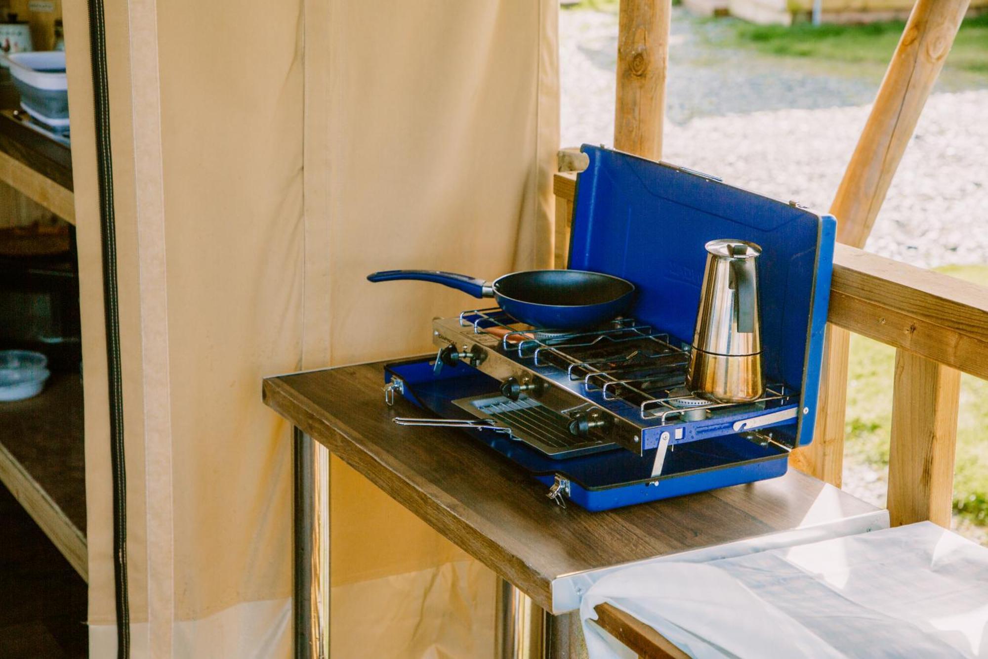Rosgarron Safari Canvas Glorious Glamping Роскошный шатер Марафелт
