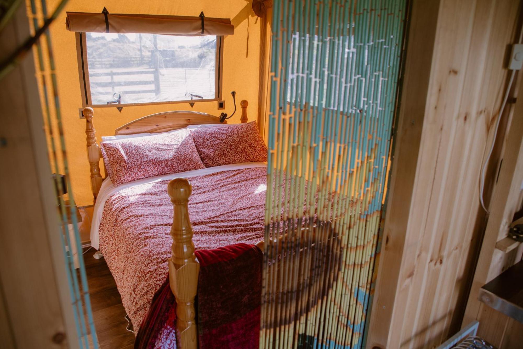 Rosgarron Safari Canvas Glorious Glamping Роскошный шатер