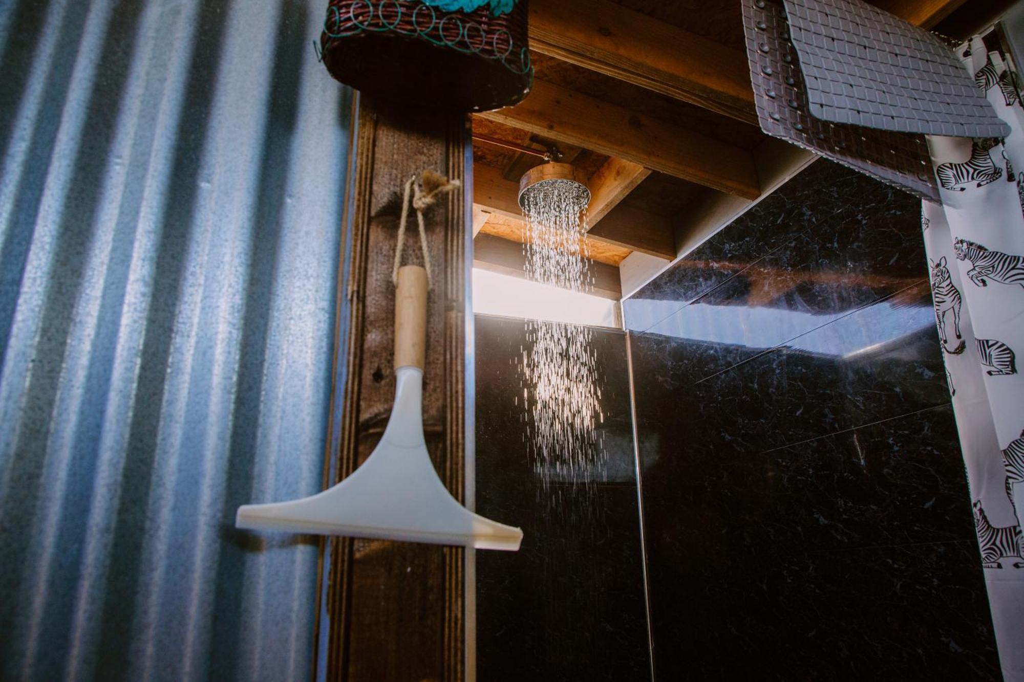 Роскошный шатер Rosgarron Safari Canvas Glorious Glamping