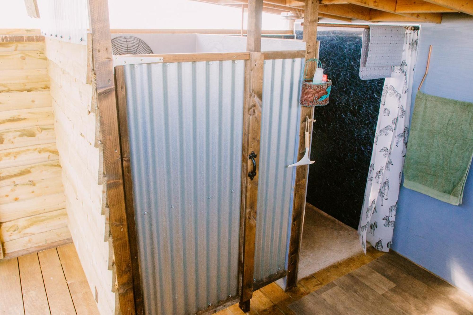 Роскошный шатер Rosgarron Safari Canvas Glorious Glamping