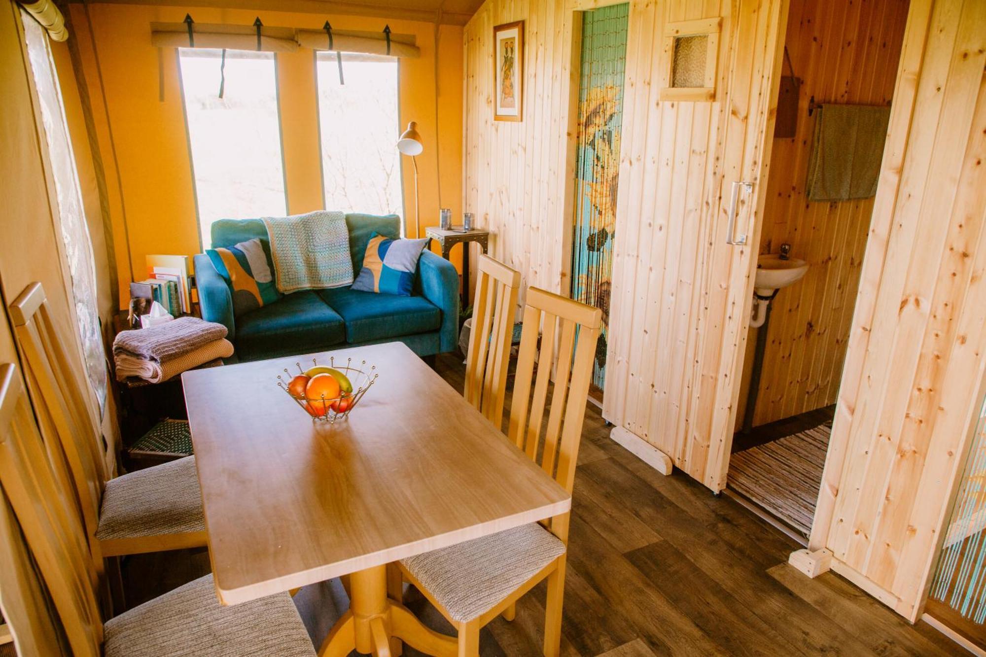 Роскошный шатер Rosgarron Safari Canvas Glorious Glamping *